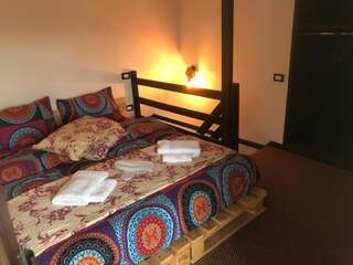 Гостевой дом Relax Бран Номер с кроватью размера «king-size» и балконом-3